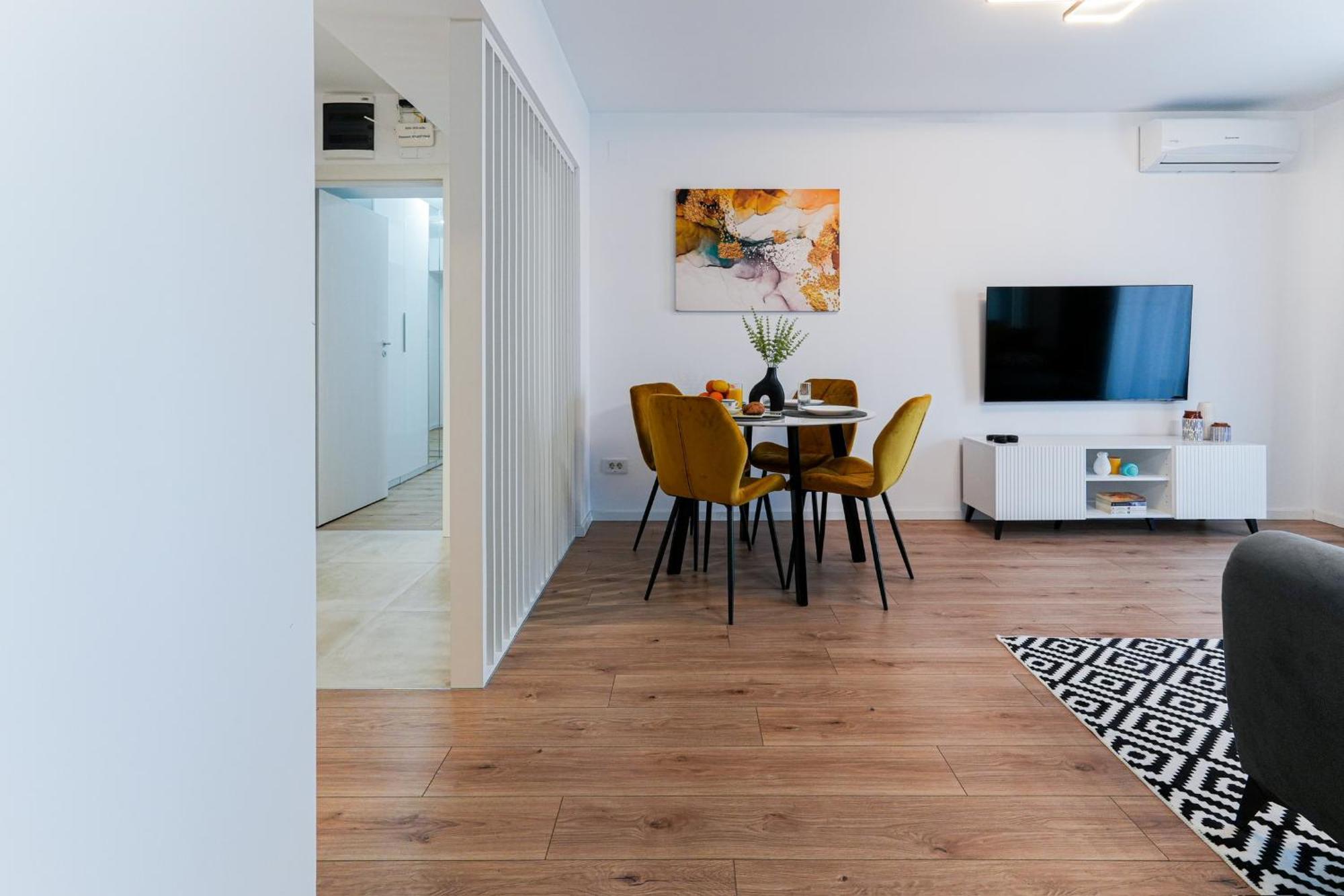 Sandra - Park-View Apt With Balcony & Parking Bukarest Exterior foto