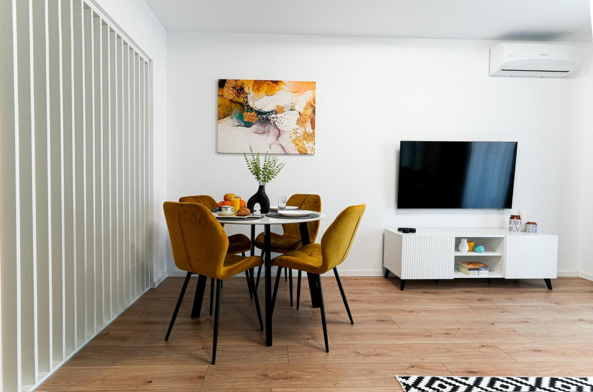 Sandra - Park-View Apt With Balcony & Parking Bukarest Exterior foto